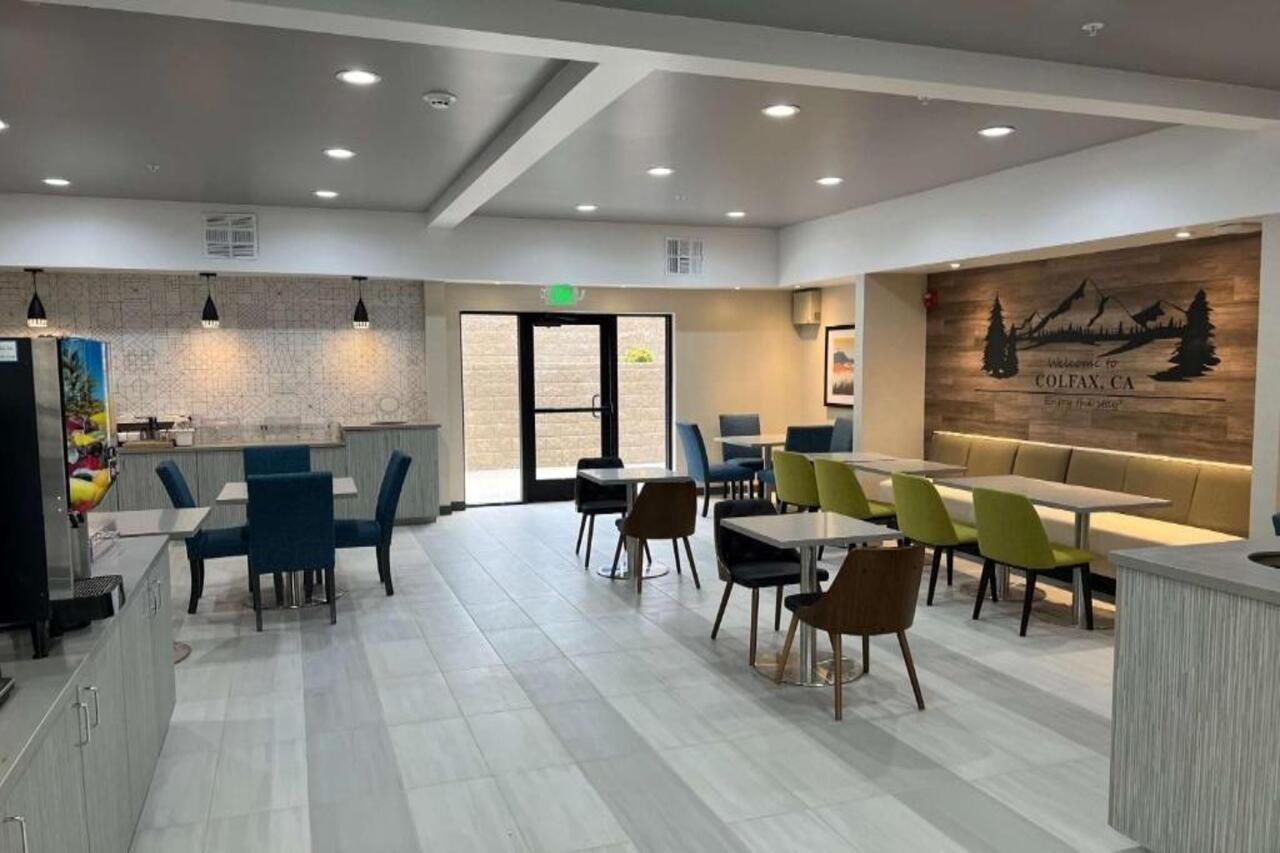 Best Western 科尔法克斯 外观 照片
